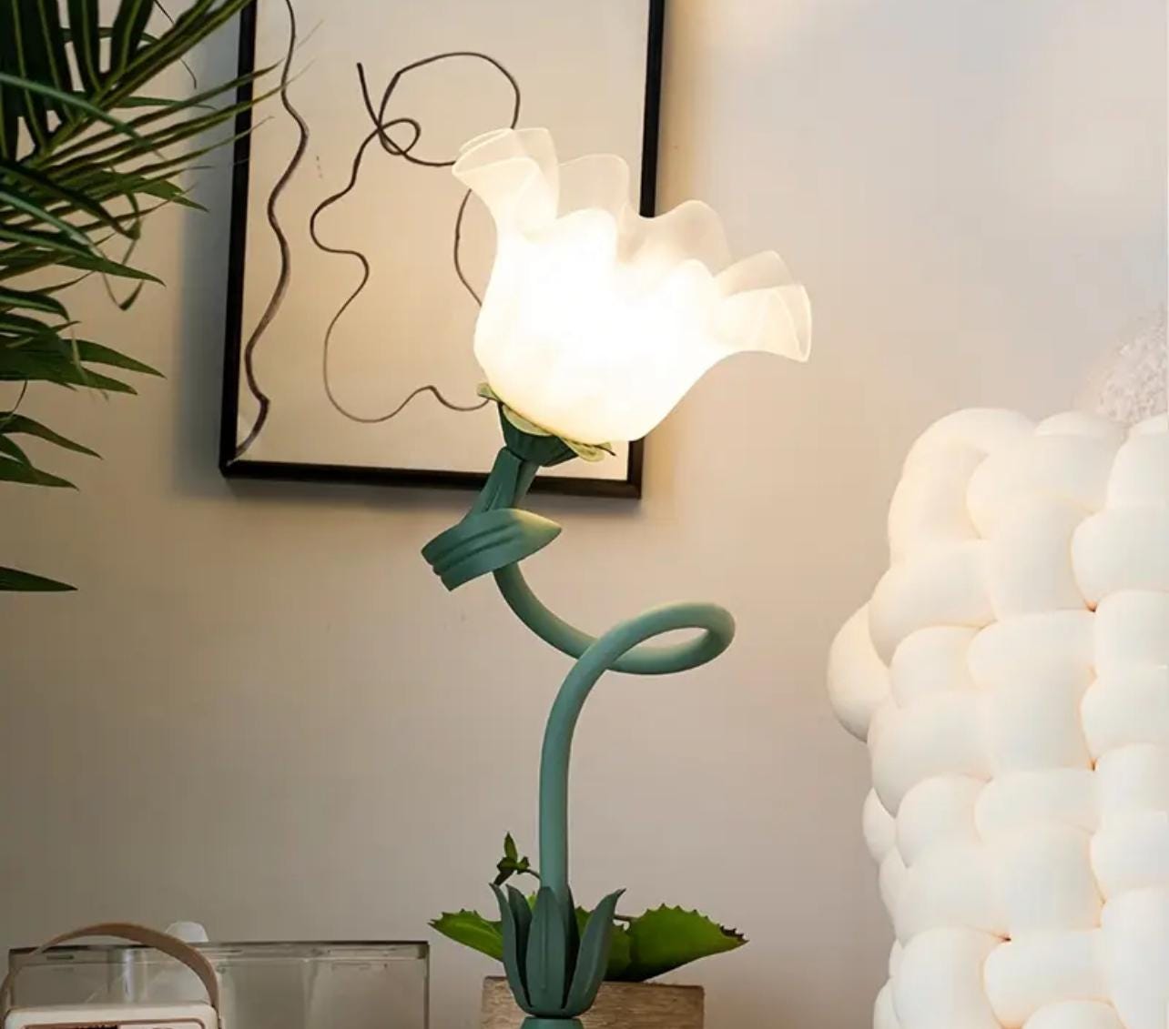 Retro Flower Designed Bedside, Desk & Table Lamp